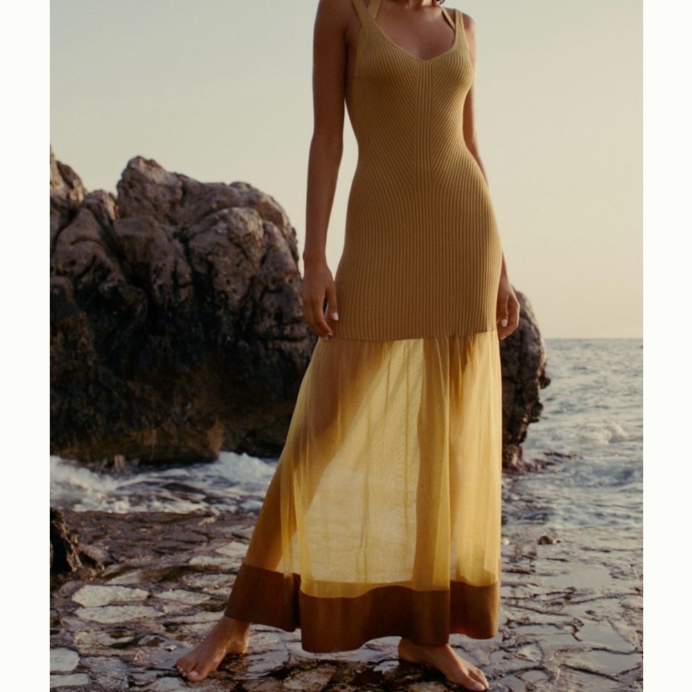 🟠NWT ANTHROPOLOGIE Sheer Panel Maxi
Sweater Dress in Gold XL